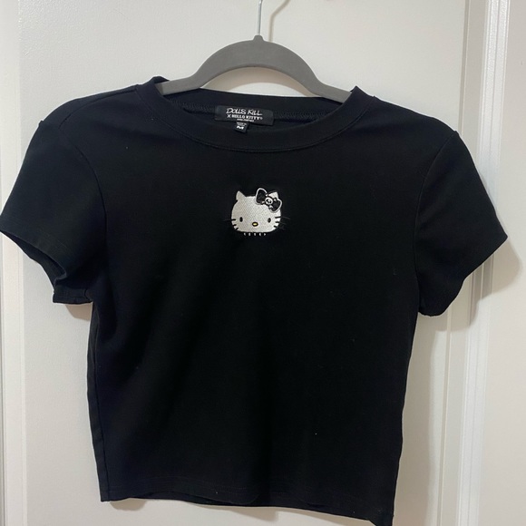 black cropped goth hello kitty shirt